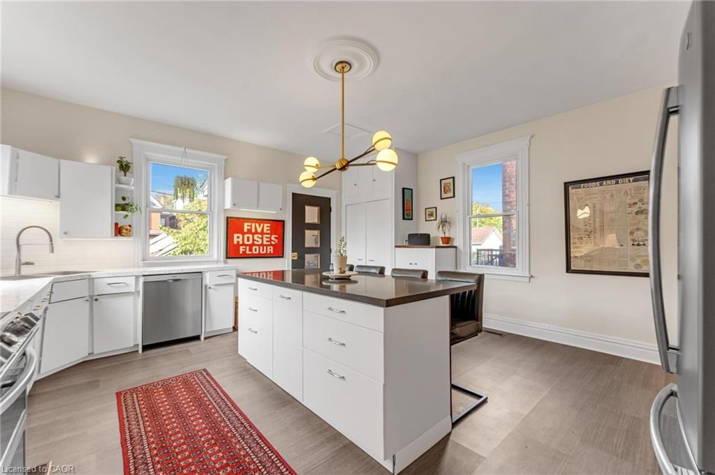 483 King William Street Property Photo 10