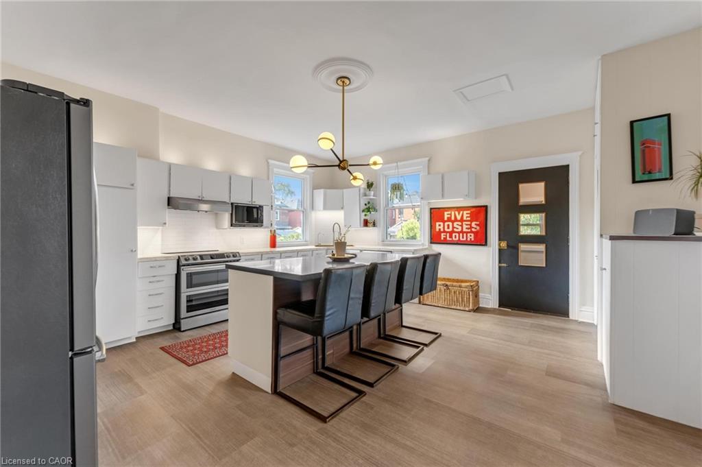 483 King William Street Property Photo 11