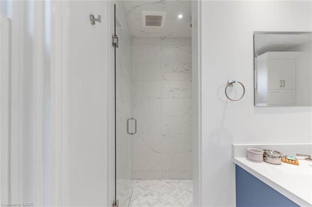 483 King William Street Property Photo 16