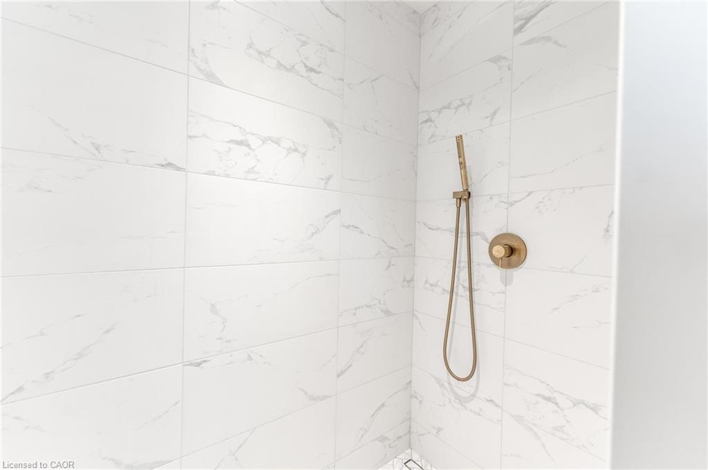 483 King William Street Property Photo 17