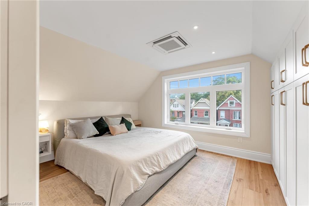 483 King William Street Property Photo 24