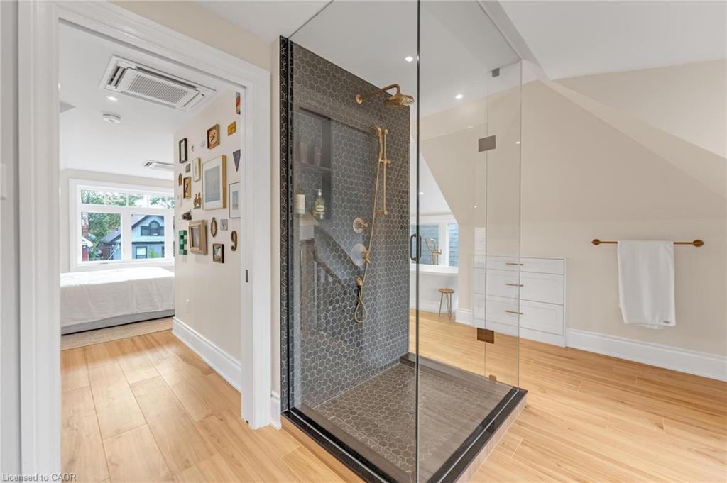 483 King William Street Property Photo 28