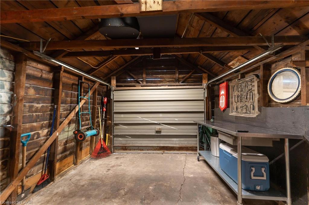 483 King William Street Property Photo 36