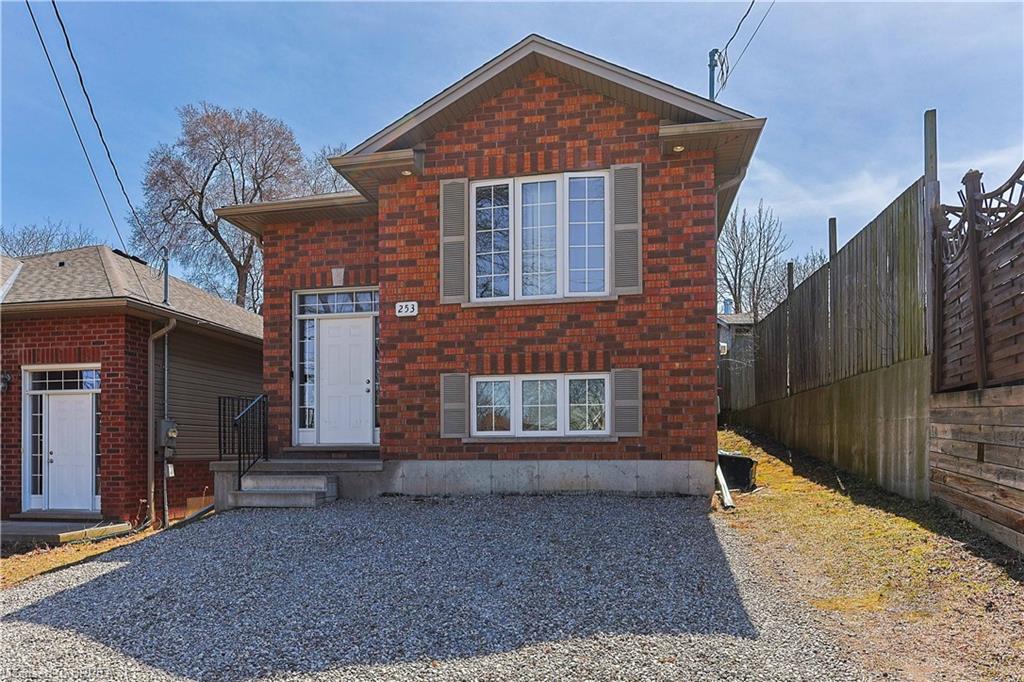253 Wellington Street Property Photo 2