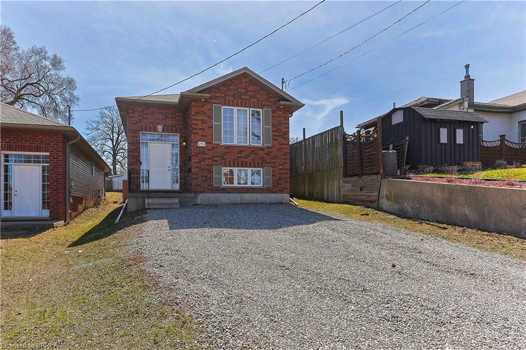 253 Wellington Street Property Photo 3