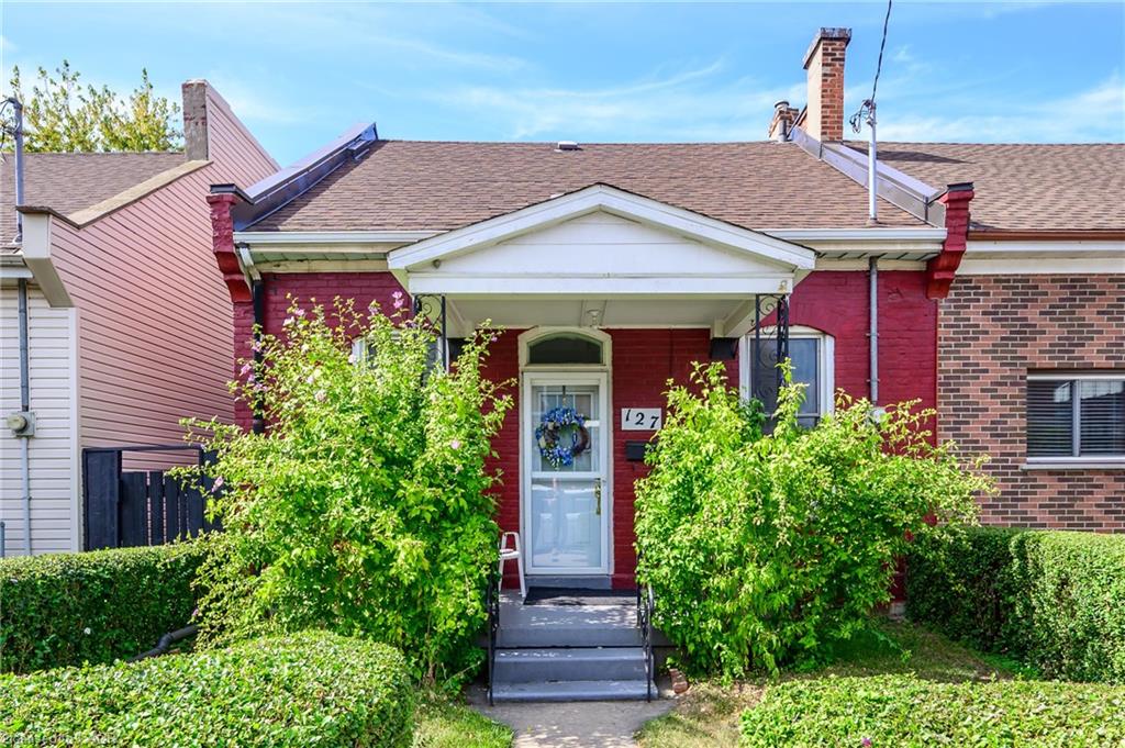 127 East Avenue N Property Photo 1