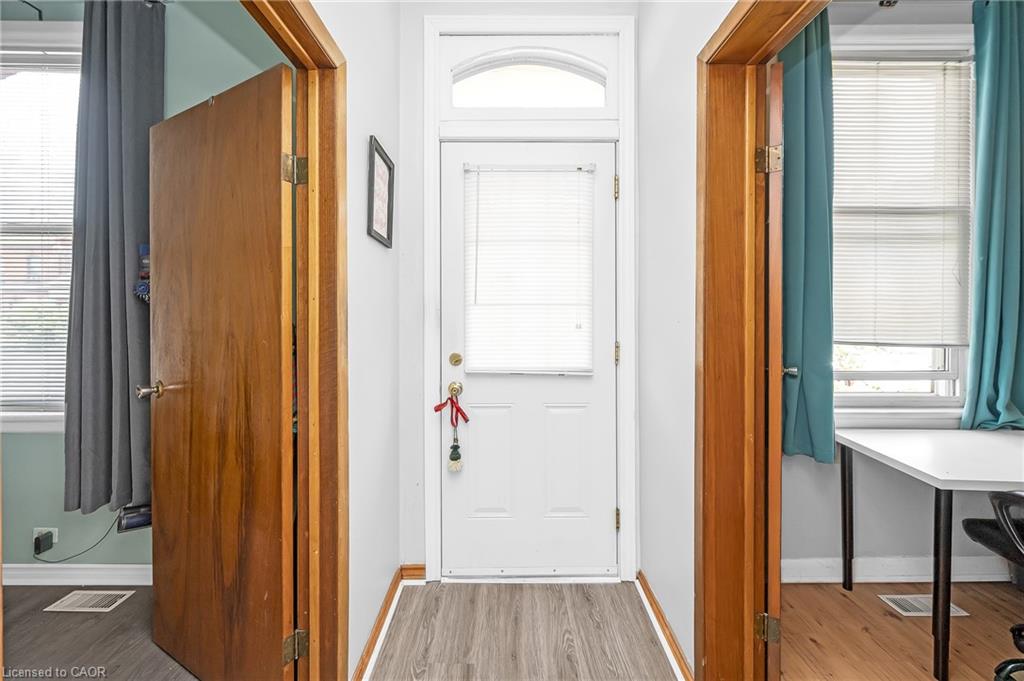 127 East Avenue N Property Photo 5