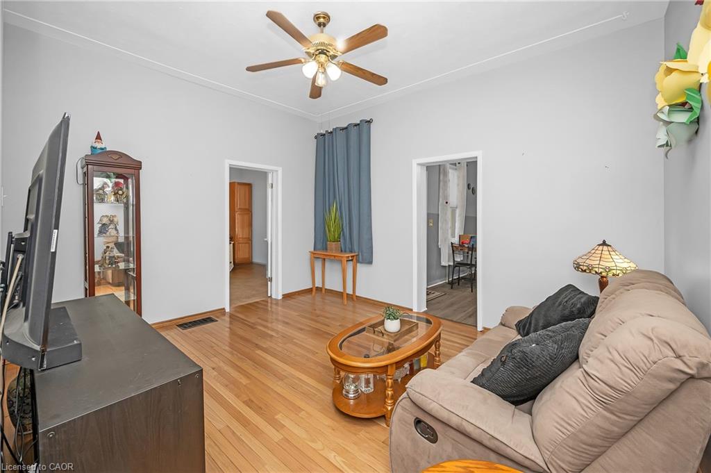 127 East Avenue N Property Photo 11