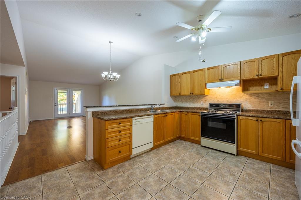 5-510 Queensway W Property Photo 7