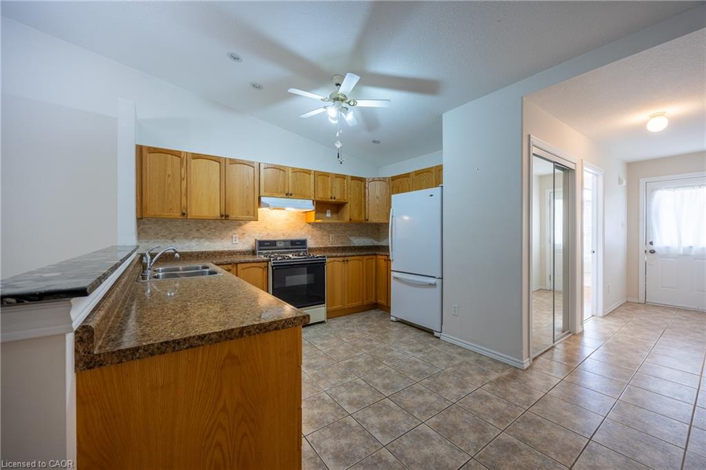 5-510 Queensway W Property Photo 8