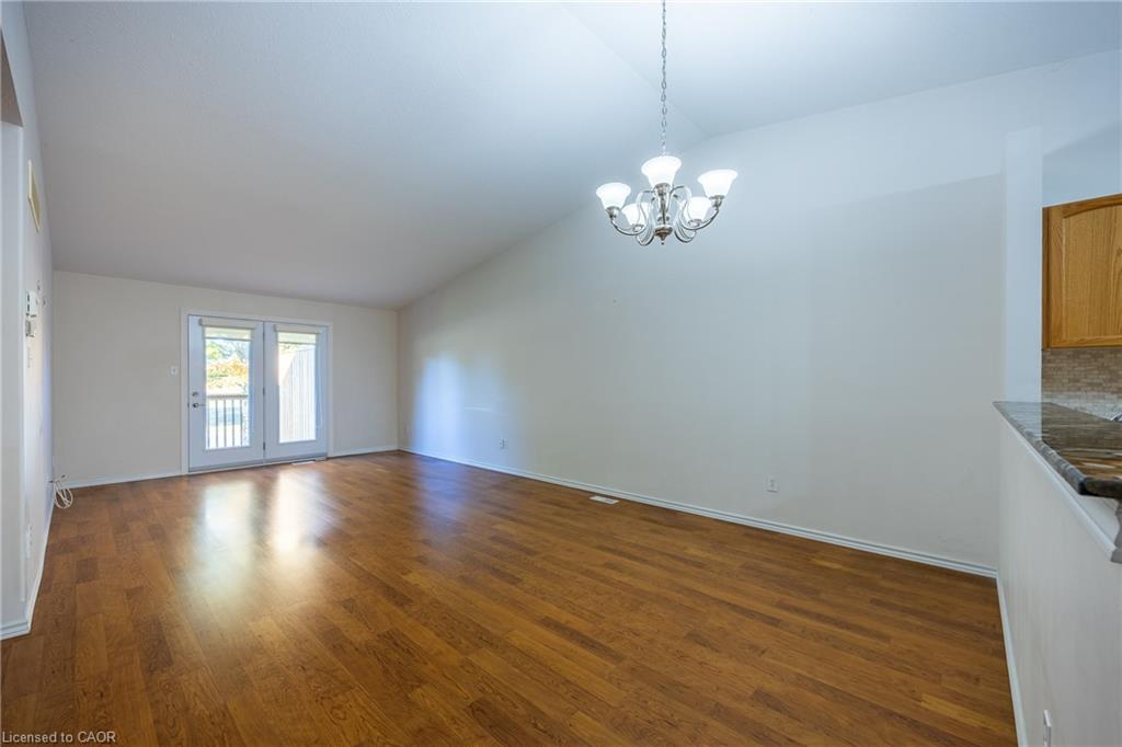 5-510 Queensway W Property Photo 9