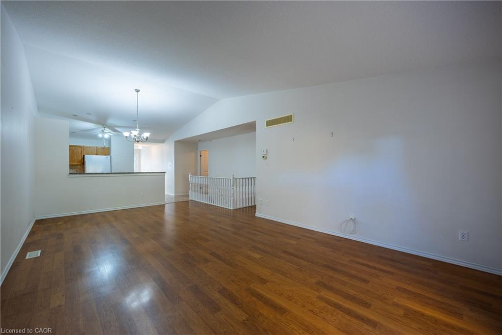 5-510 Queensway W Property Photo 10