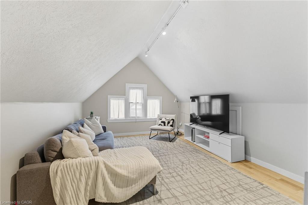 13 Bruce Street Property Photo 25