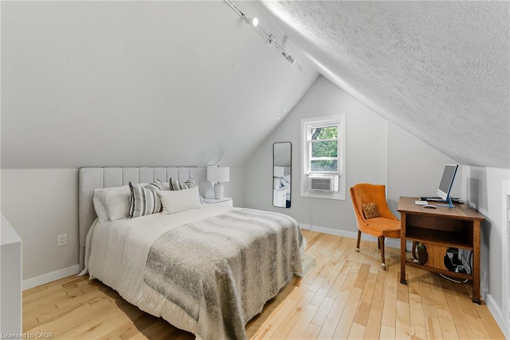 13 Bruce Street Property Photo 27