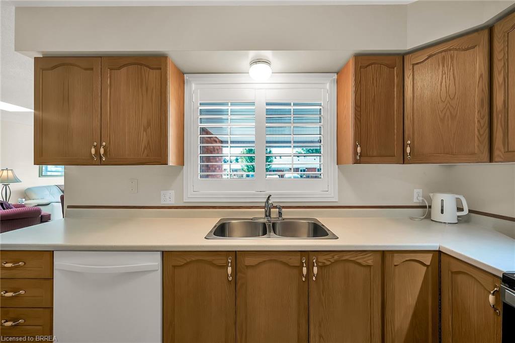 20-570 West Street Property Photo 8