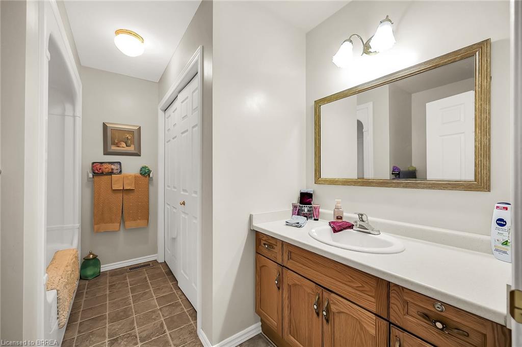 20-570 West Street Property Photo 11