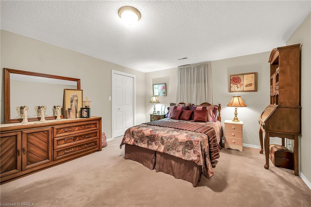 20-570 West Street Property Photo 20