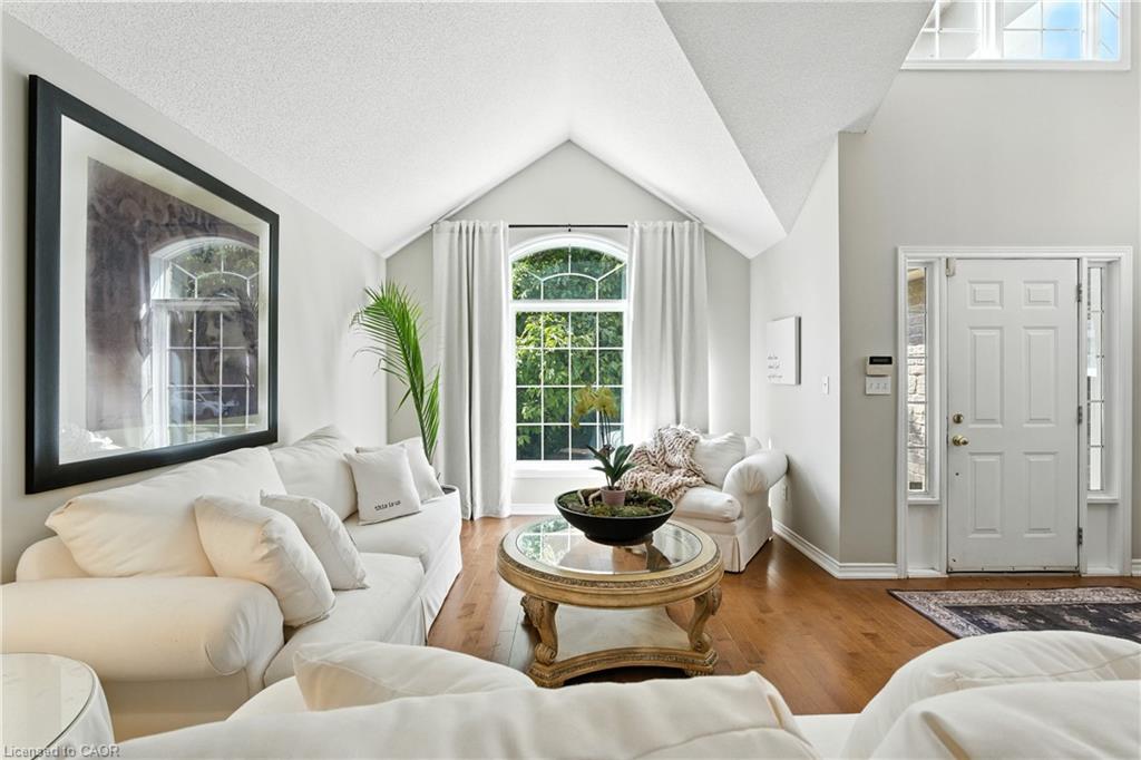 2139 Bushtrail Court Property Photo 6