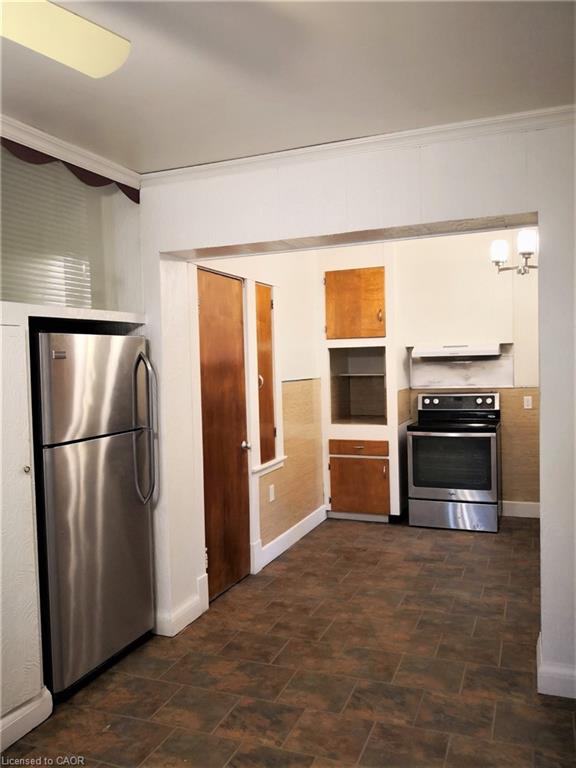 167 Balmoral Avenue S Property Photo 9