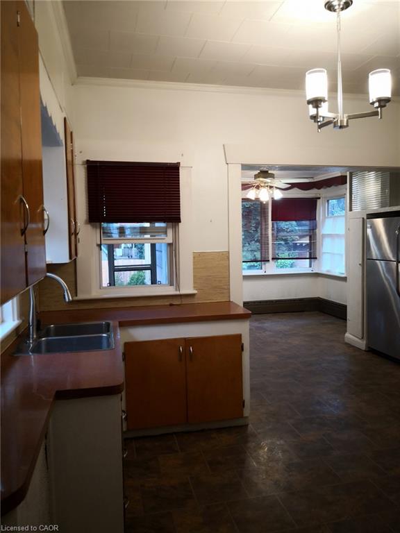 167 Balmoral Avenue S Property Photo 11