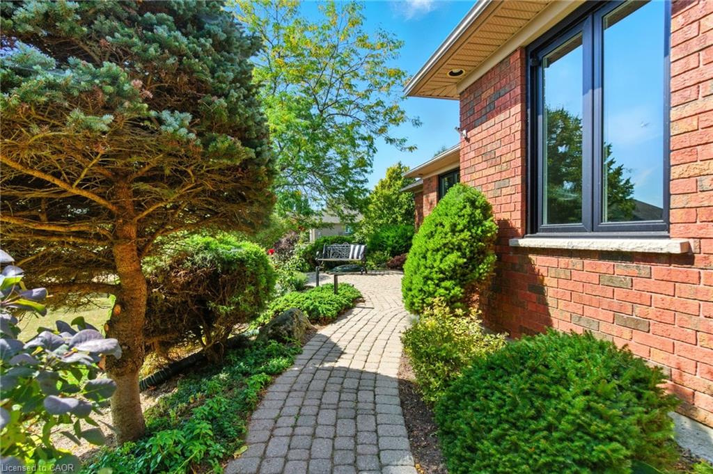 10 Featherstone Avenue Property Photo 5