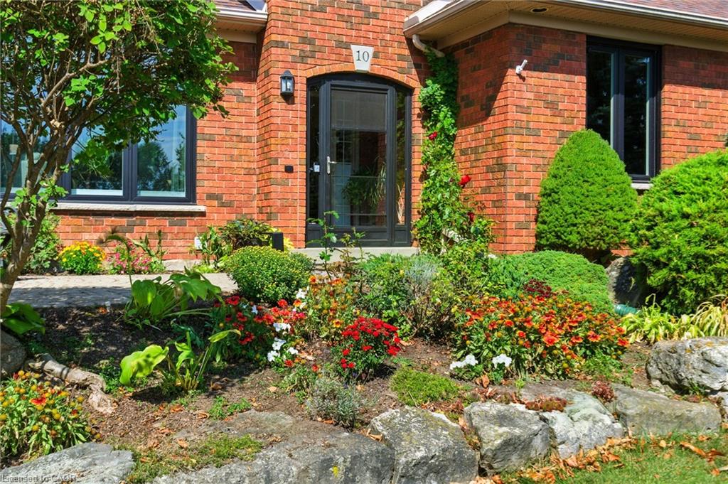 10 Featherstone Avenue Property Photo 6