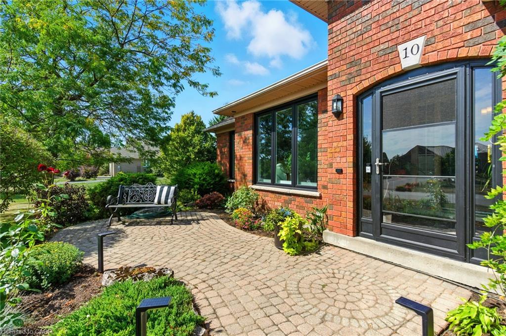 10 Featherstone Avenue Property Photo 7