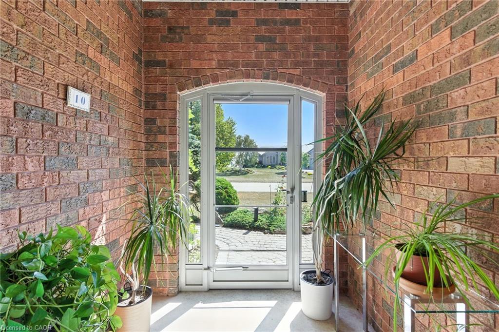 10 Featherstone Avenue Property Photo 8