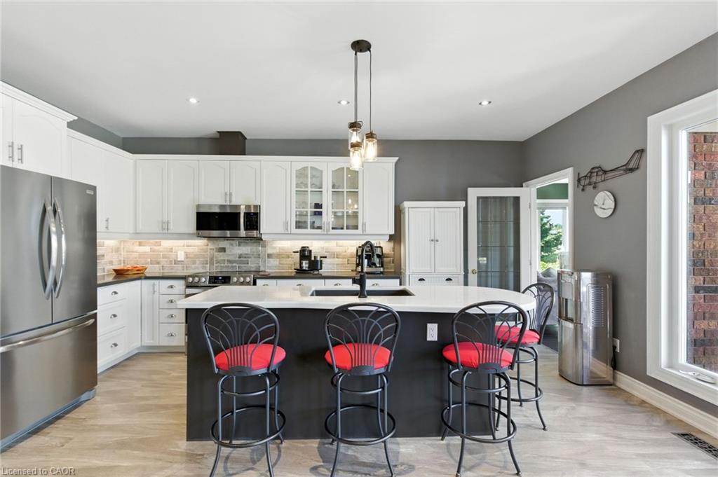 10 Featherstone Avenue Property Photo 17