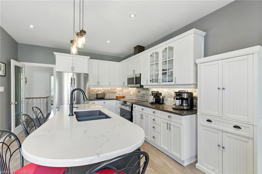 10 Featherstone Avenue Property Photo 18