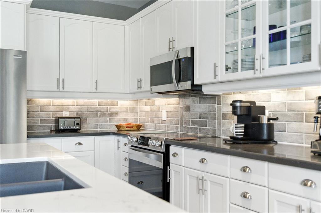 10 Featherstone Avenue Property Photo 19