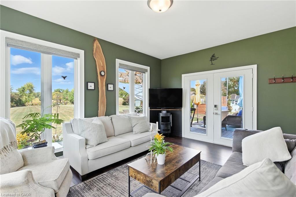 10 Featherstone Avenue Property Photo 23