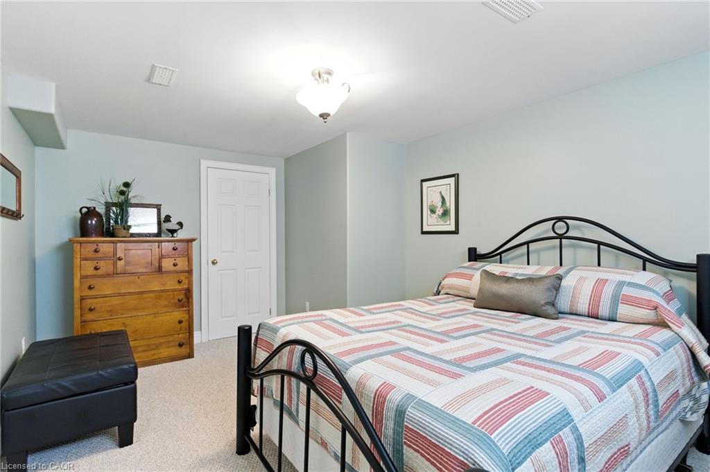 10 Featherstone Avenue Property Photo 38