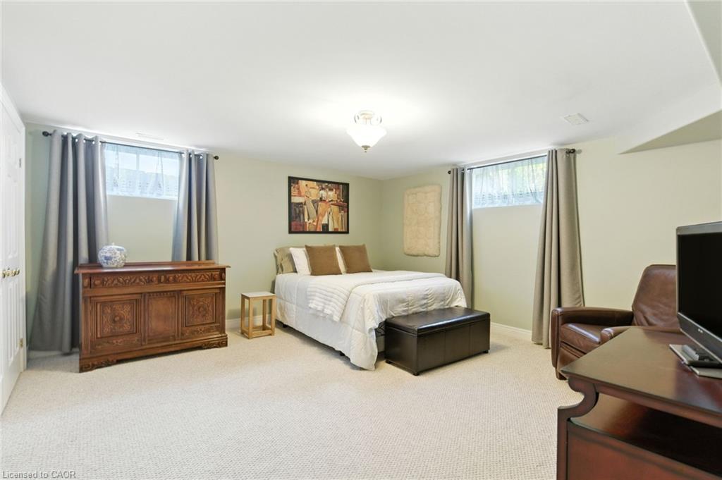 10 Featherstone Avenue Property Photo 39