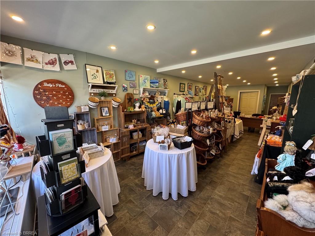 115 King St Street Property Photo 3