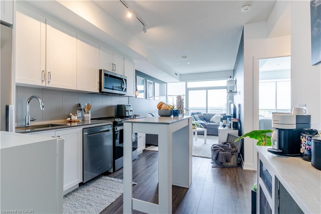 409-681 Yonge Street Property Photo 5