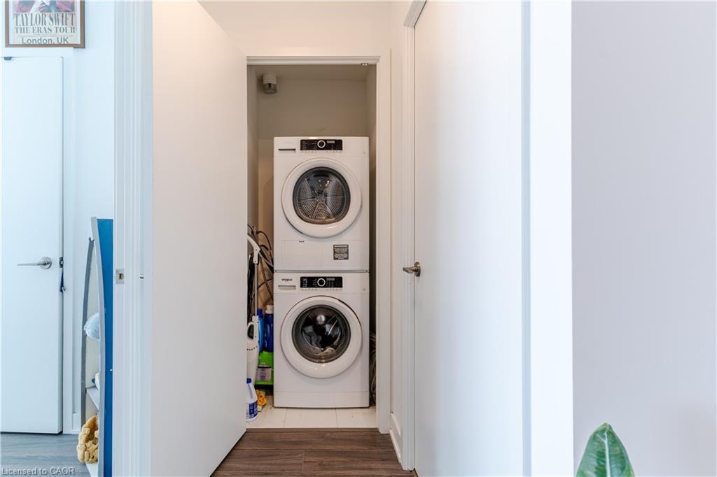 409-681 Yonge Street Property Photo 11