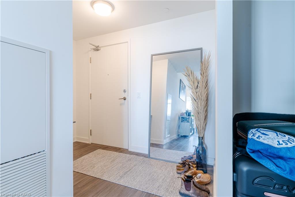 409-681 Yonge Street Property Photo 13