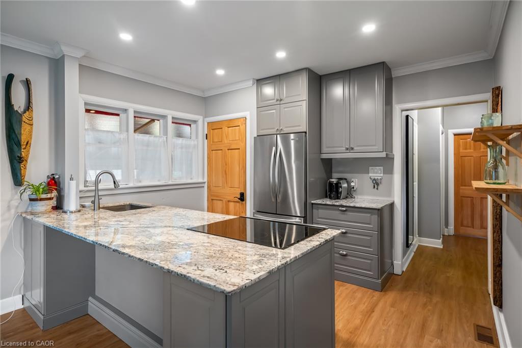 5201 Valley Way Property Photo 6