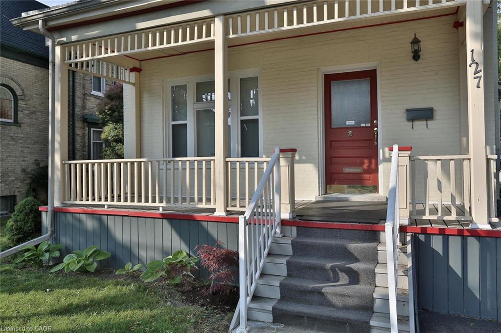 127 Duke Street E Property Photo 4