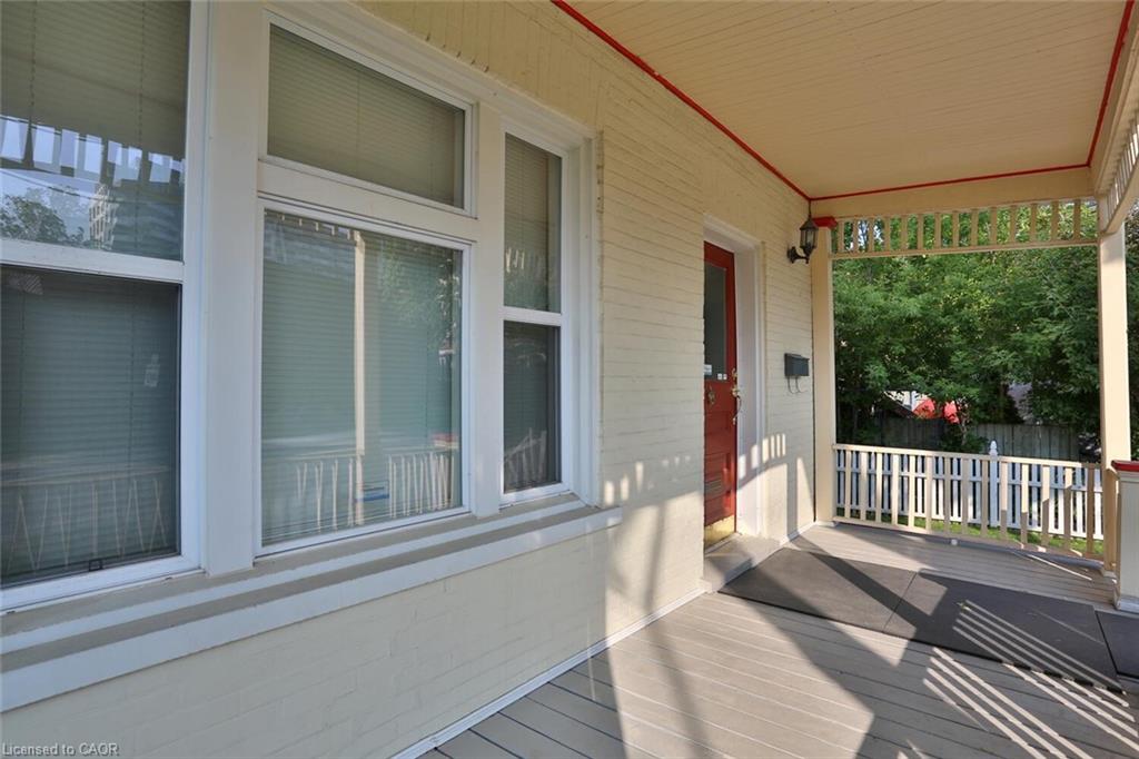 127 Duke Street E Property Photo 5