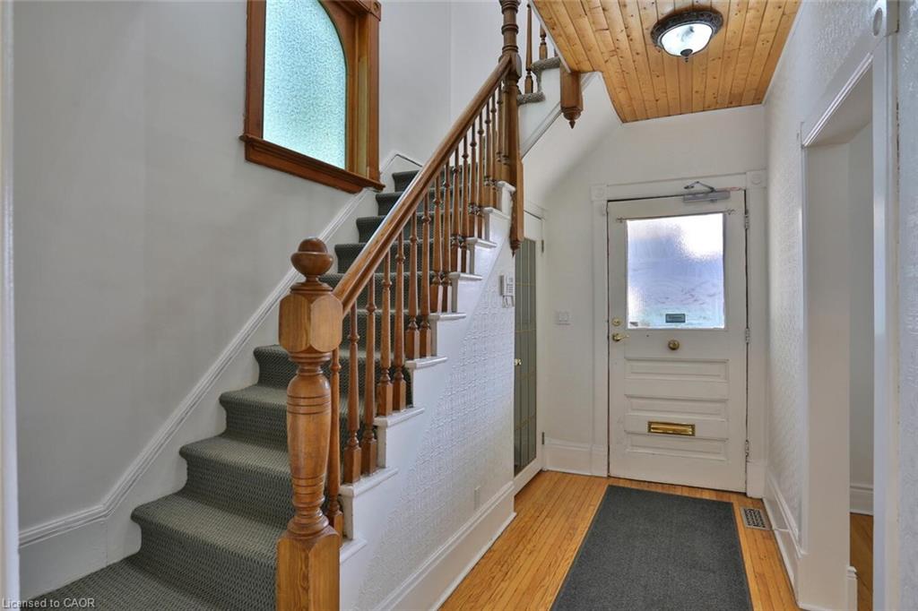 127 Duke Street E Property Photo 7