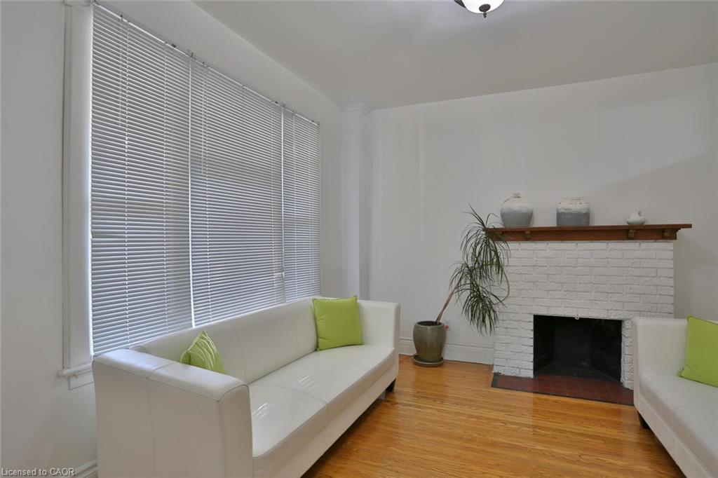 127 Duke Street E Property Photo 9