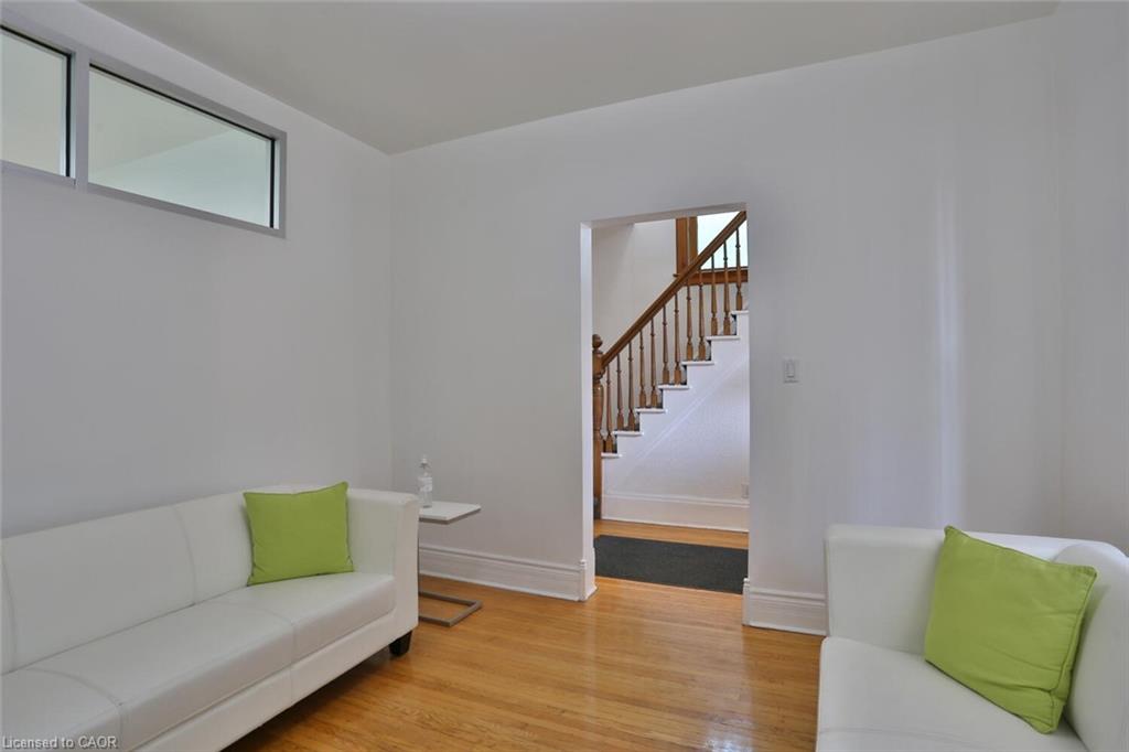 127 Duke Street E Property Photo 11