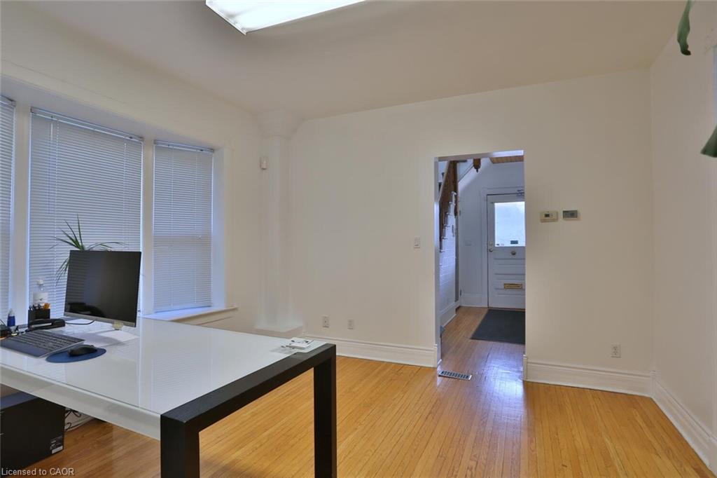 127 Duke Street E Property Photo 13