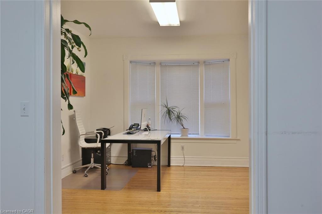 127 Duke Street E Property Photo 15