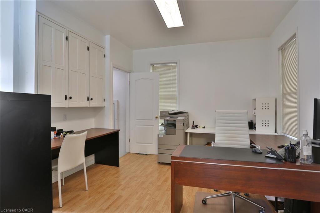 127 Duke Street E Property Photo 16