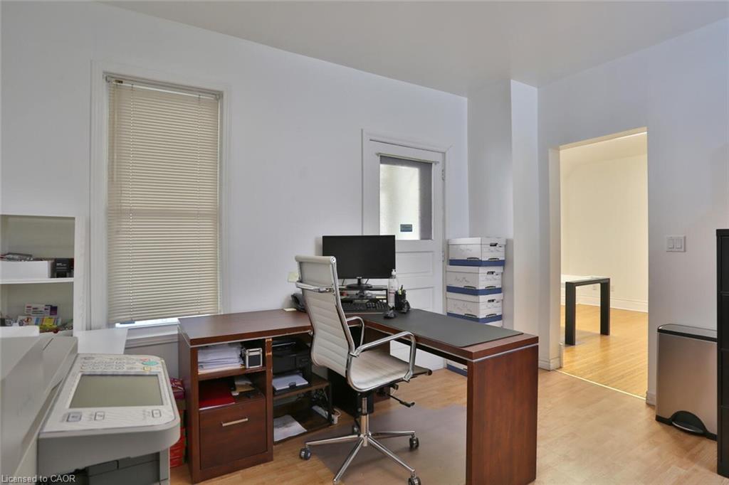 127 Duke Street E Property Photo 17