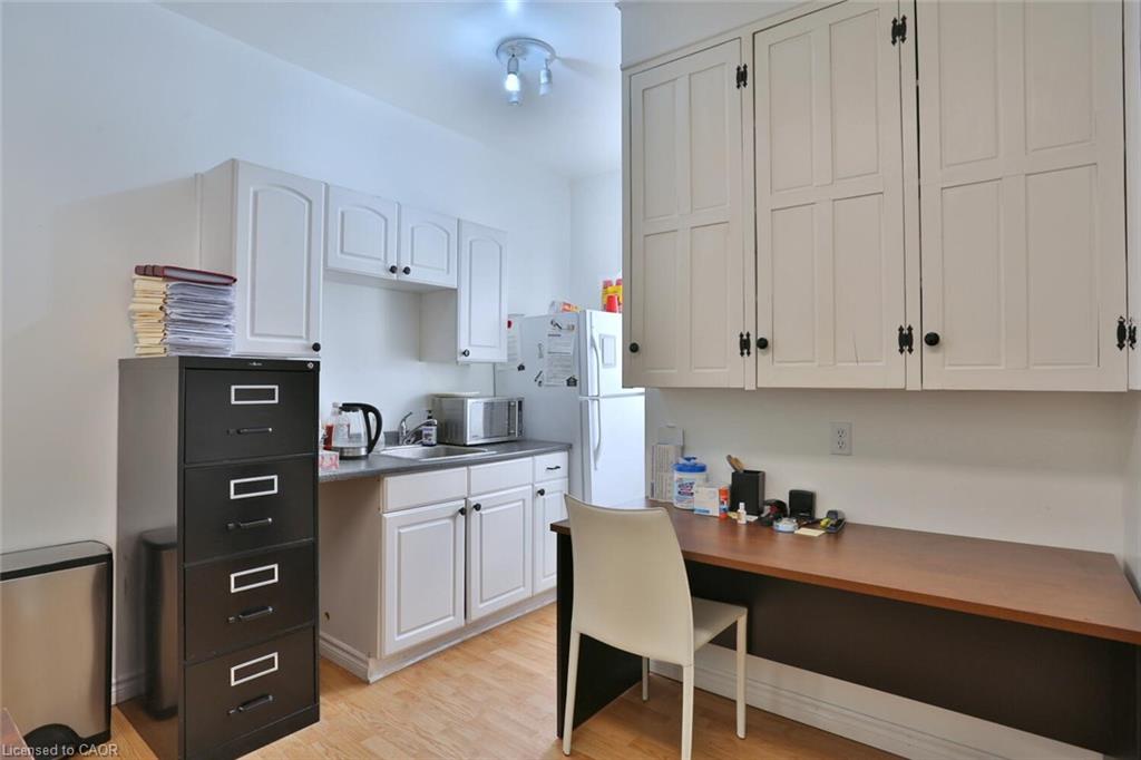 127 Duke Street E Property Photo 18