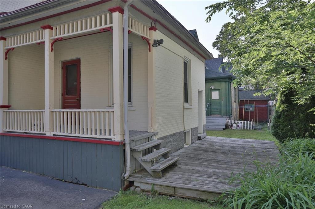 127 Duke Street E Property Photo 27